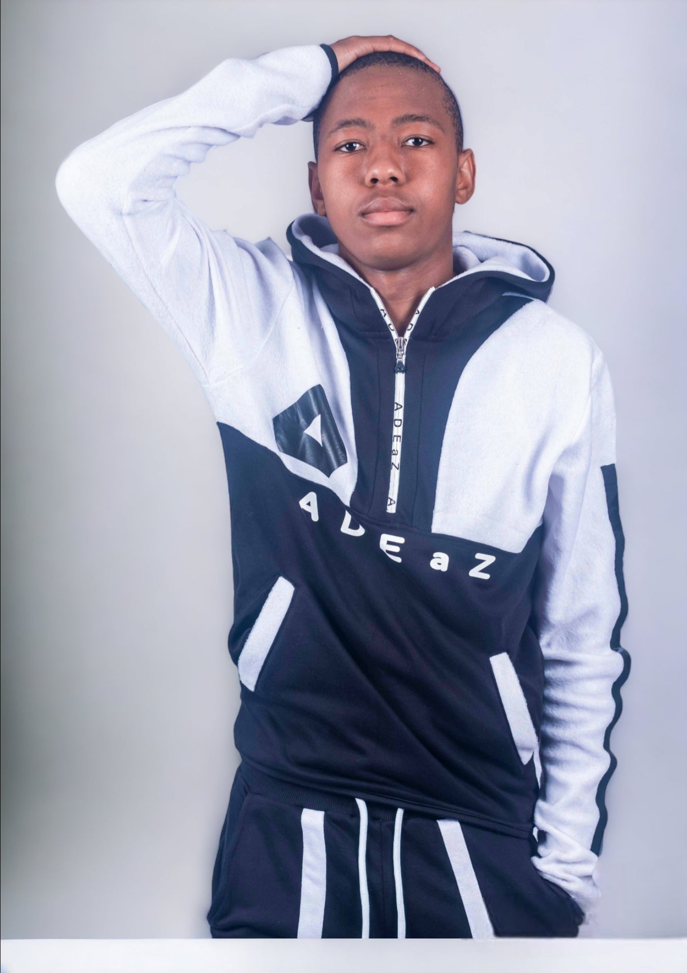 Black and white two piece fleece for man