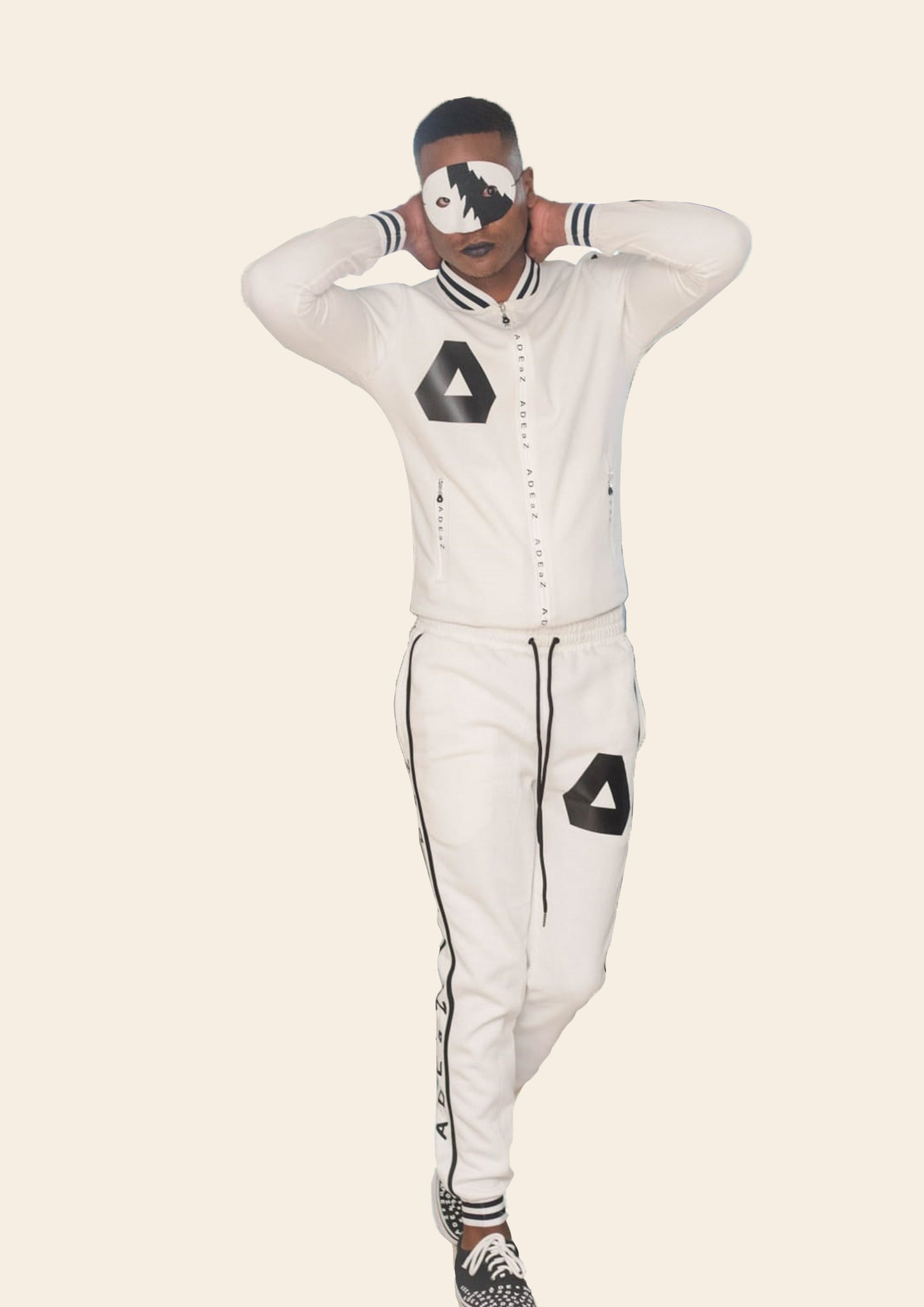 Man's full white outfit